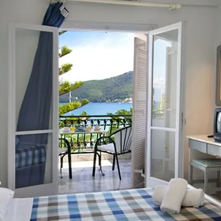 Athina Hotel Karavomylos