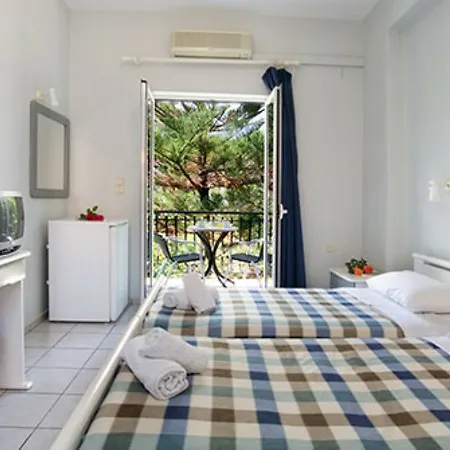 Ξενοδοχείο Athina 3*