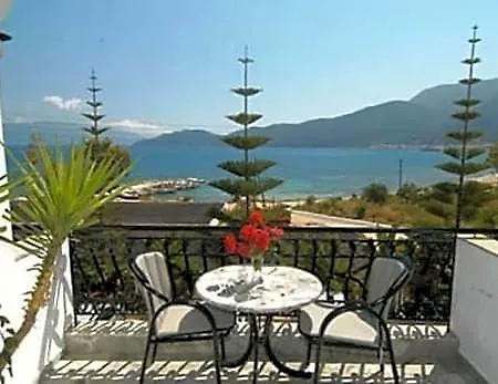 Hotel Athina Karavomylos