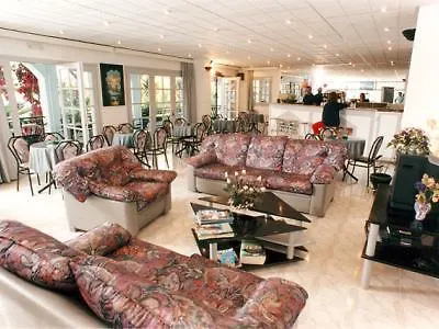 Athina 호텔 카라보밀로스